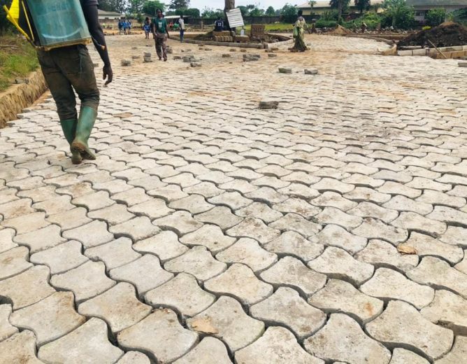 La place des fêtes de la ville de Melong